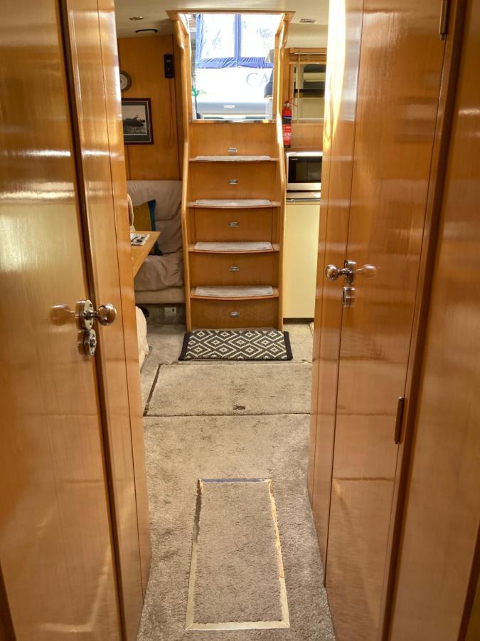 Entire Boat At St Katherine Docks 2 Available Select Using Room Options لندن المظهر الخارجي الصورة