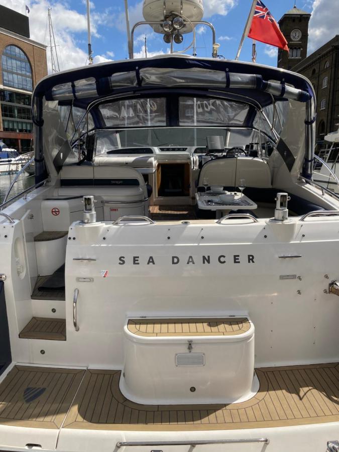 Entire Boat At St Katherine Docks 2 Available Select Using Room Options لندن المظهر الخارجي الصورة