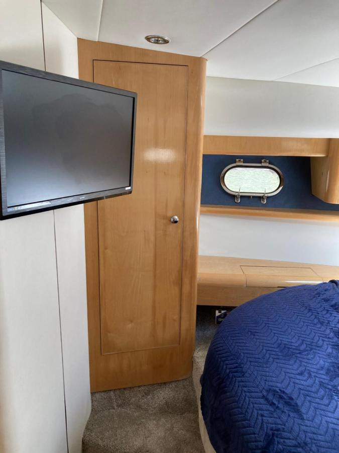 Entire Boat At St Katherine Docks 2 Available Select Using Room Options لندن المظهر الخارجي الصورة