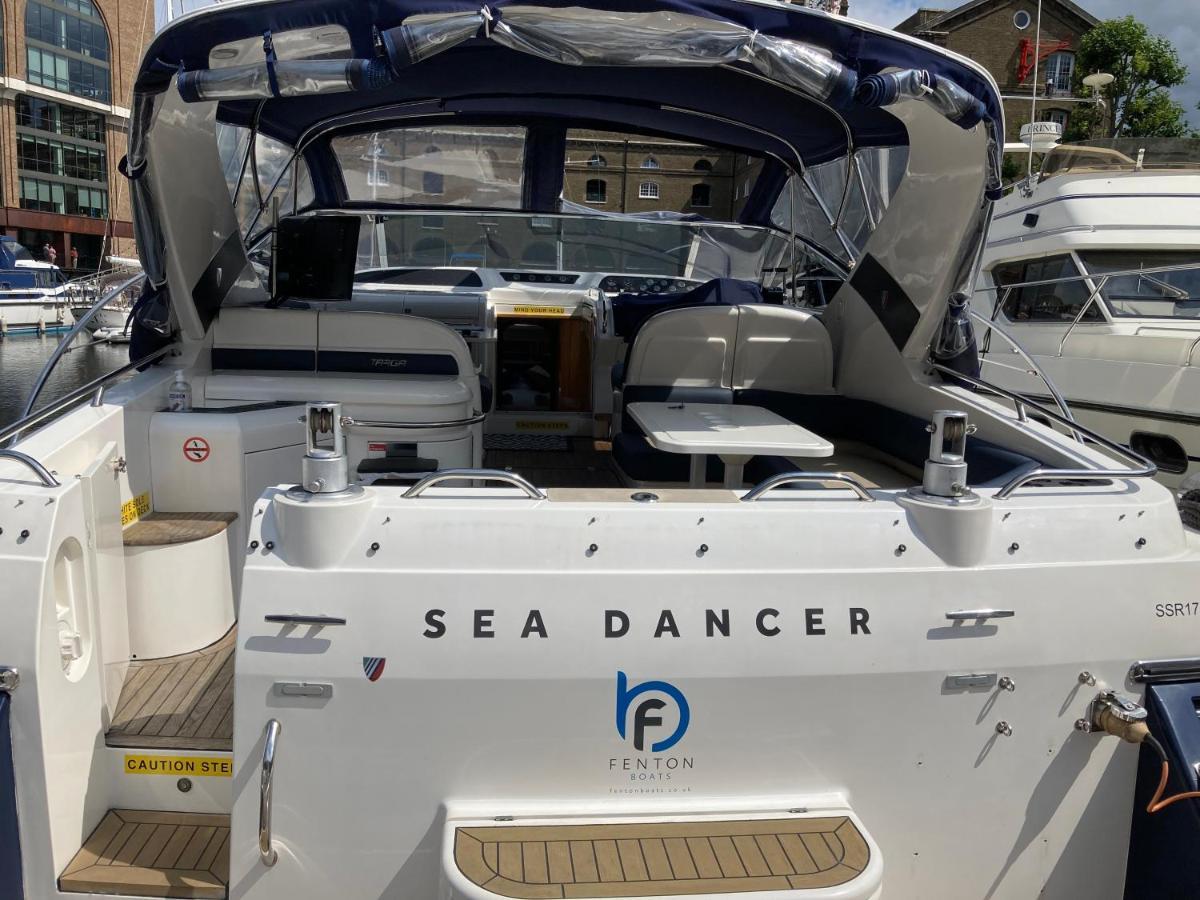Entire Boat At St Katherine Docks 2 Available Select Using Room Options لندن المظهر الخارجي الصورة