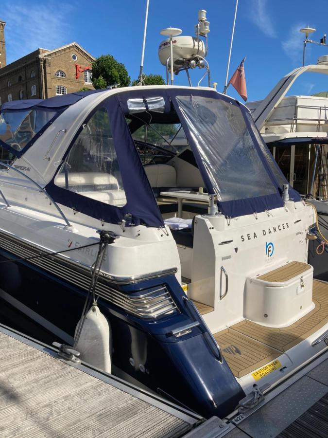 Entire Boat At St Katherine Docks 2 Available Select Using Room Options لندن المظهر الخارجي الصورة