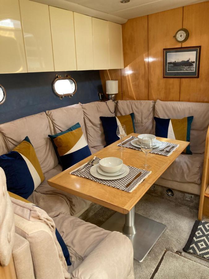 Entire Boat At St Katherine Docks 2 Available Select Using Room Options لندن المظهر الخارجي الصورة