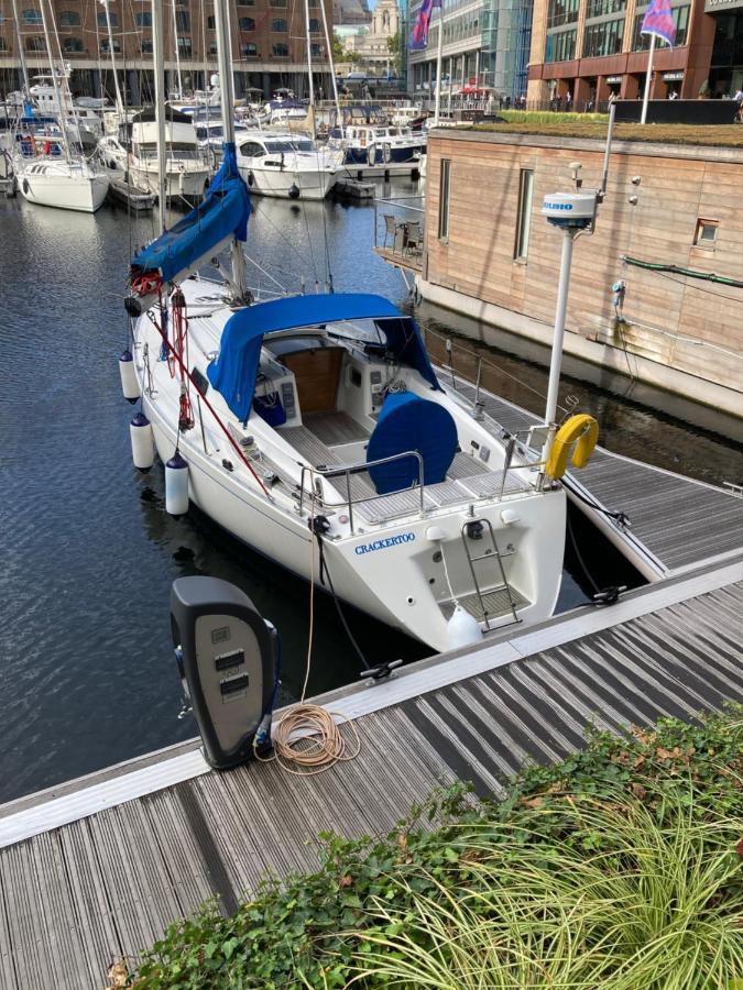 Entire Boat At St Katherine Docks 2 Available Select Using Room Options لندن المظهر الخارجي الصورة
