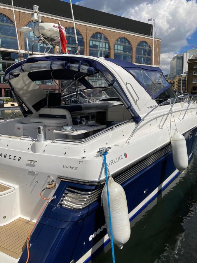 Entire Boat At St Katherine Docks 2 Available Select Using Room Options لندن المظهر الخارجي الصورة