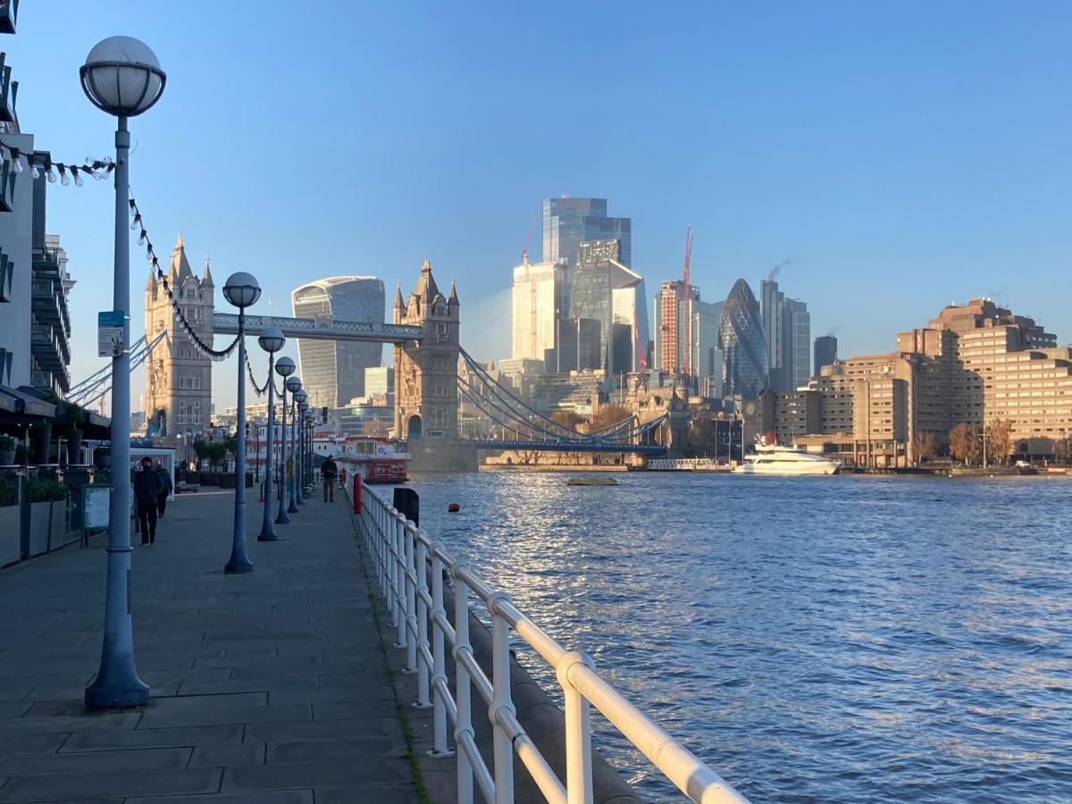 Entire Boat At St Katherine Docks 2 Available Select Using Room Options لندن المظهر الخارجي الصورة
