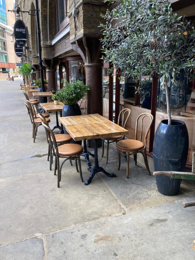 Entire Boat At St Katherine Docks 2 Available Select Using Room Options لندن المظهر الخارجي الصورة