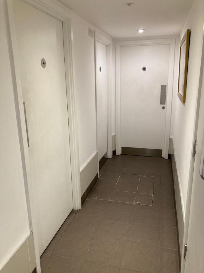 Entire Boat At St Katherine Docks 2 Available Select Using Room Options لندن المظهر الخارجي الصورة