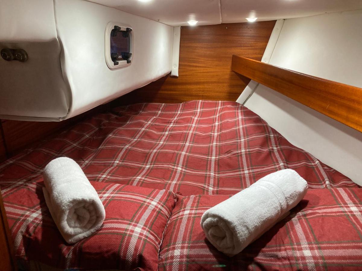 Entire Boat At St Katherine Docks 2 Available Select Using Room Options لندن المظهر الخارجي الصورة