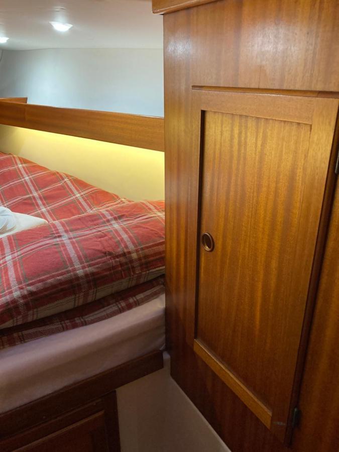 Entire Boat At St Katherine Docks 2 Available Select Using Room Options لندن المظهر الخارجي الصورة