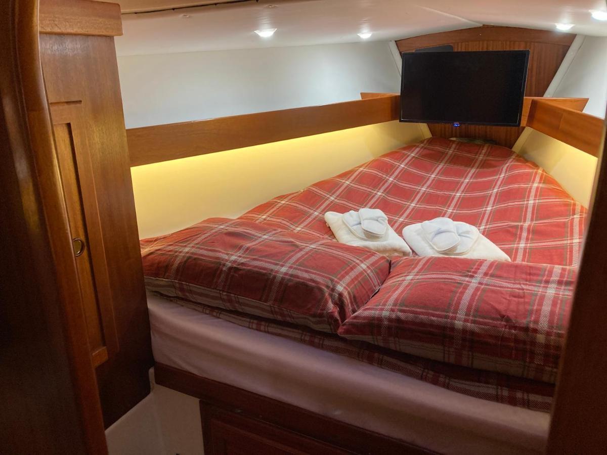 Entire Boat At St Katherine Docks 2 Available Select Using Room Options لندن المظهر الخارجي الصورة