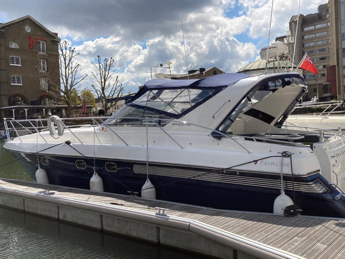 Entire Boat At St Katherine Docks 2 Available Select Using Room Options لندن المظهر الخارجي الصورة